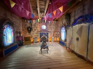 sala bella y la bestia castillo encantado